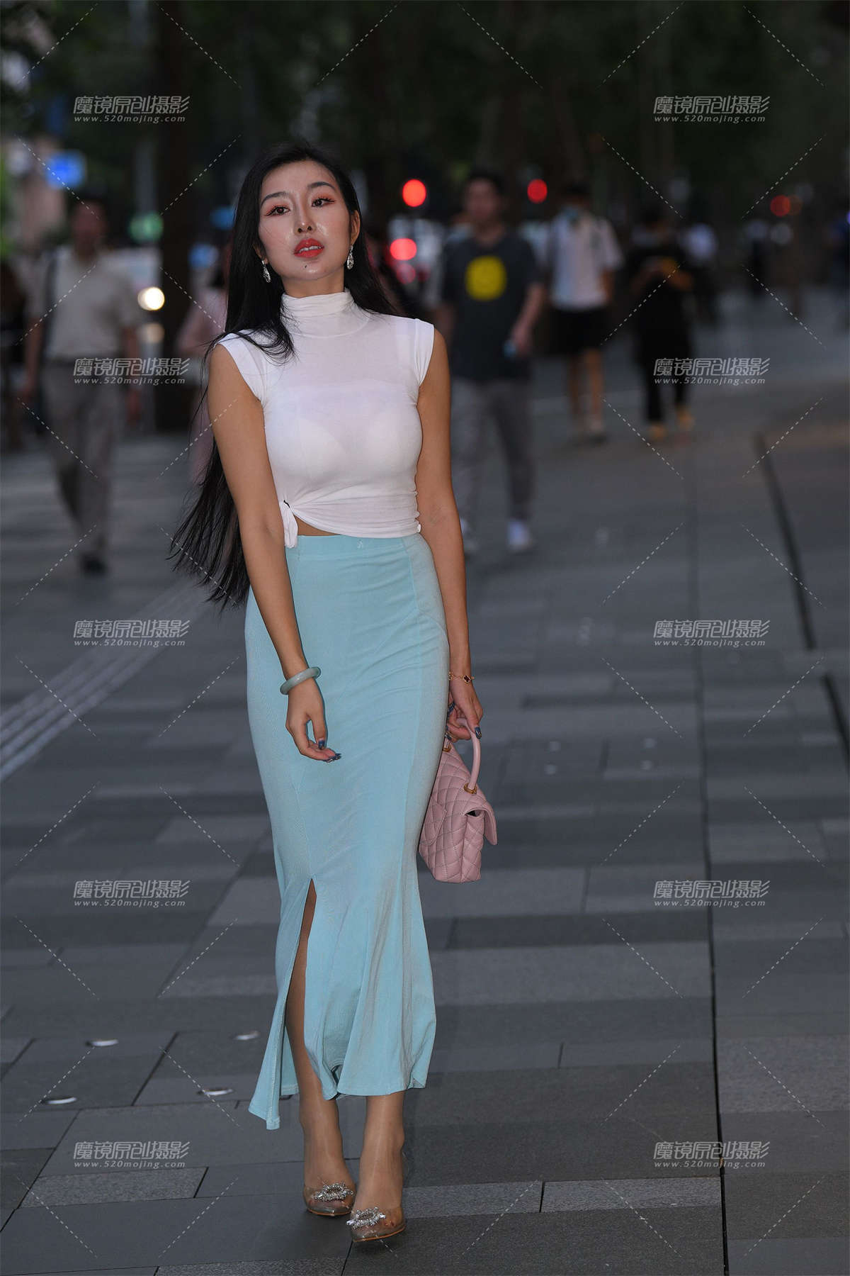 丰腴的刘香美人儿~-日更街拍