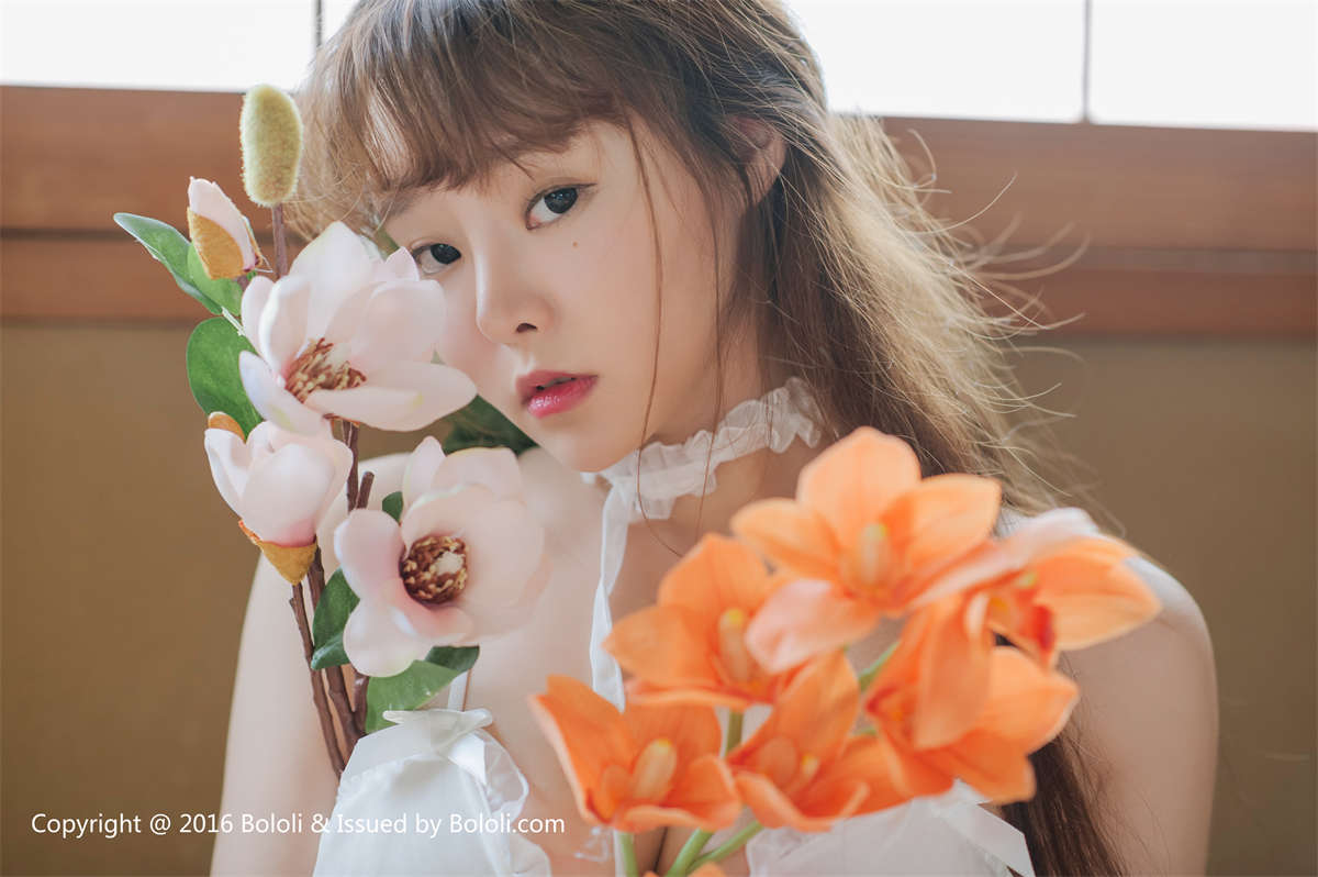 Bololi波萝社 BOL.090 白纱少女与花 柳侑绮-日更街拍