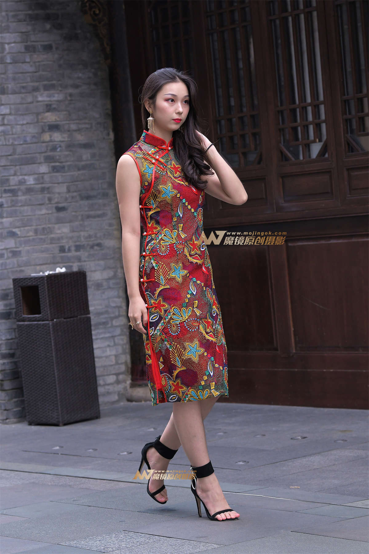 【街拍之魂赛帖】又见旗袍少妇-日更街拍