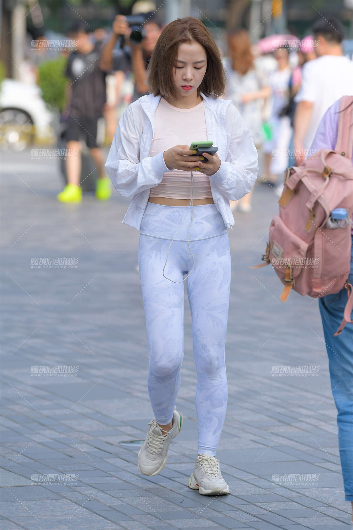 【红石赛帖】白色瑜伽服美女-日更街拍