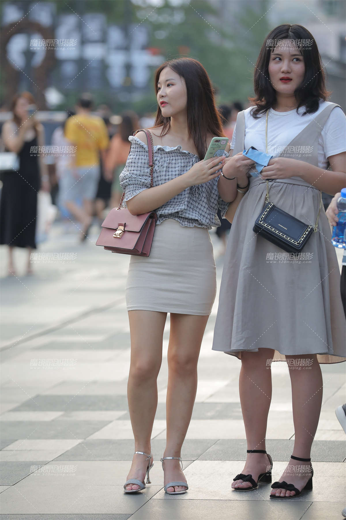 包臀裙小妹-日更街拍