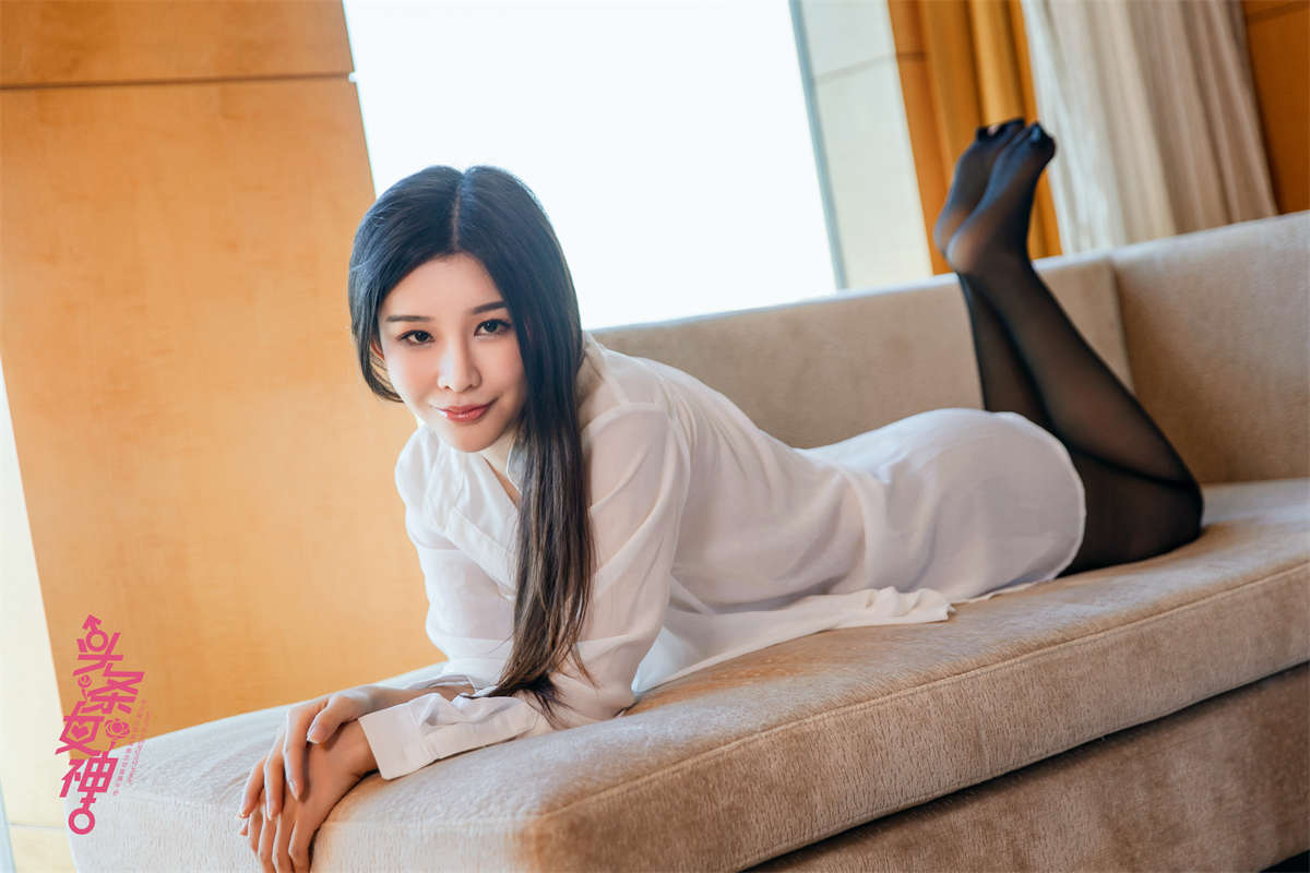 图片[2]-TouTiao头条女神 2018.07.30 萌萌 秀腿可餐-日更街拍