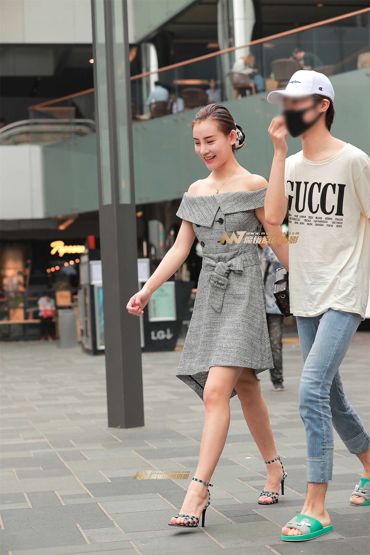 【街拍之魂赛帖】B83、这个笑容让我相机都端不稳了-日更街拍