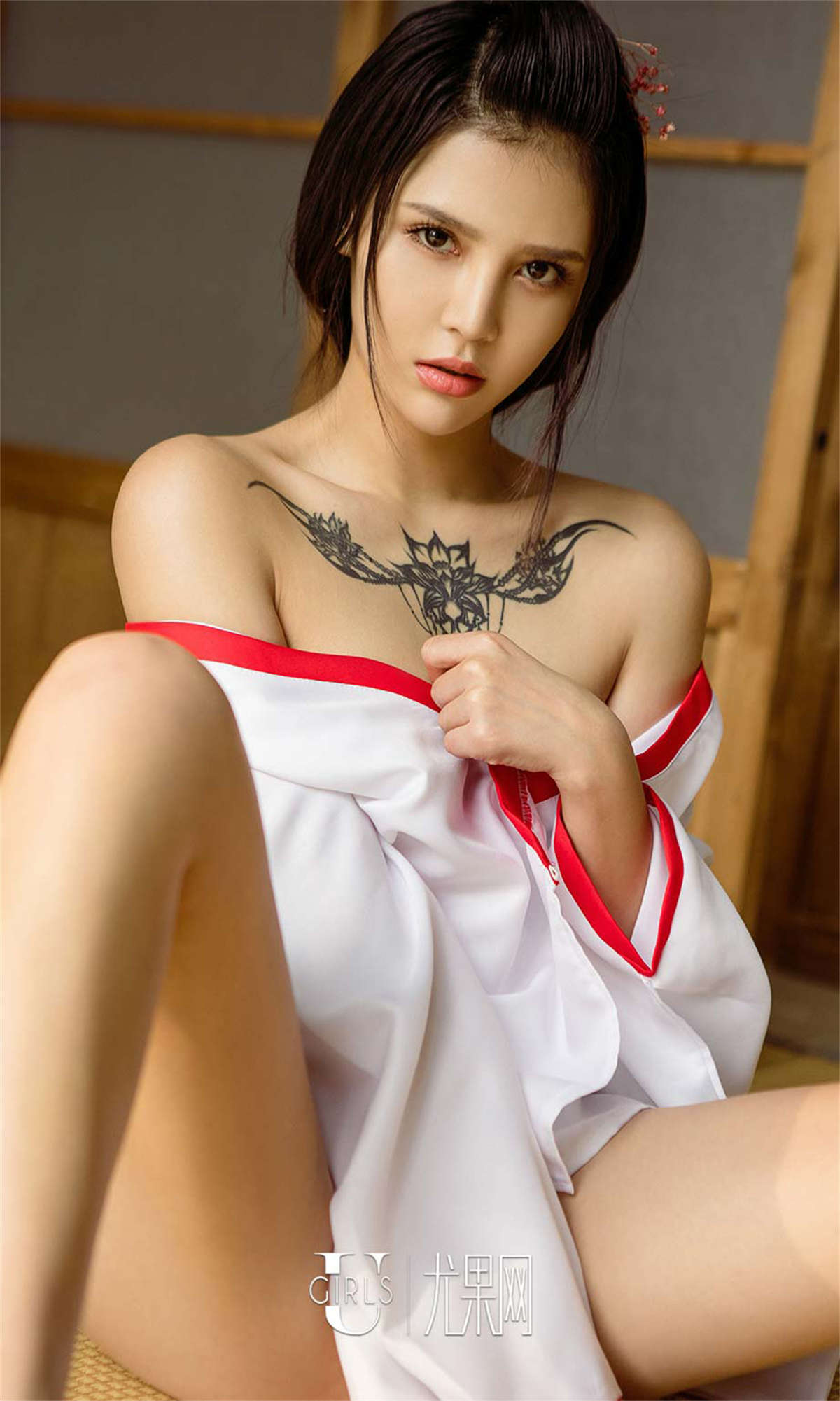 Ugirls爱尤物 NO.592 尤娜娜一贺新禧-日更街拍