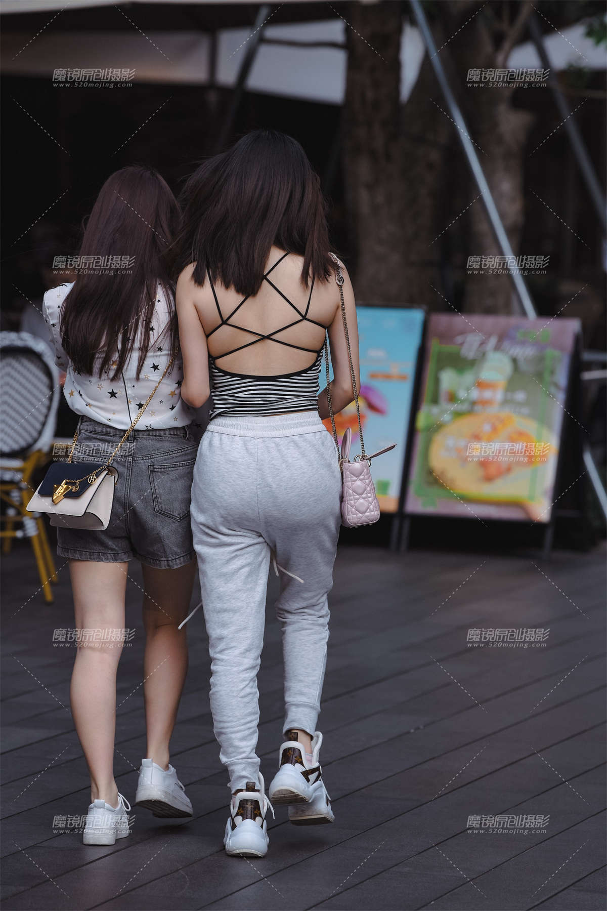 图片[2]-【久久赛帖】大露背翘臀美女-日更街拍