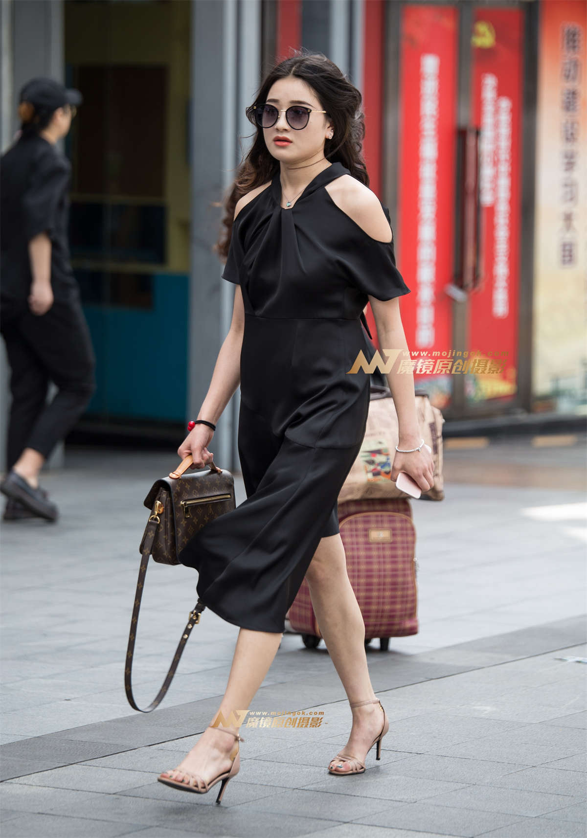 图片[2]-肉肉的穿衣显瘦的妹纸-日更街拍