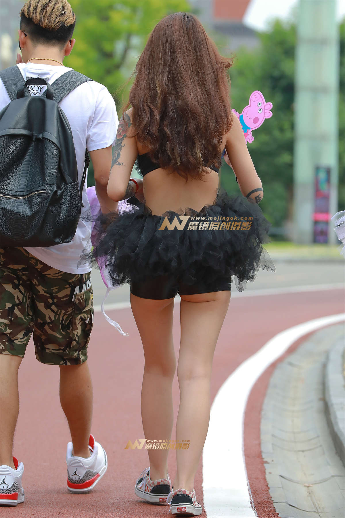 图片[2]-【视觉冲击赛贴】细心欣赏，性感的美眉-日更街拍