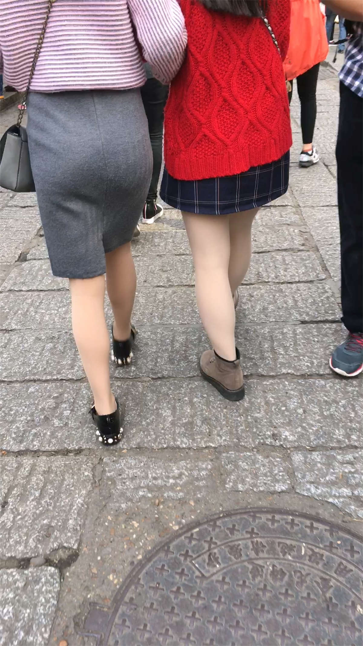 图片[2]-极品漂亮的短裙美女-日更街拍