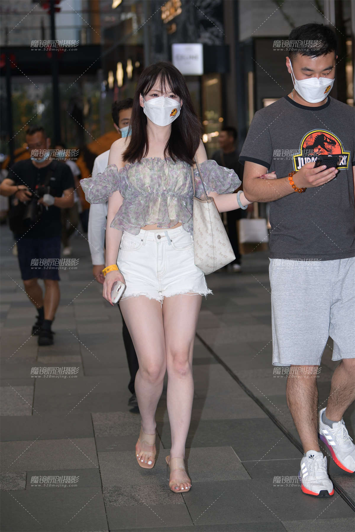 白热裤，大白腿-日更街拍