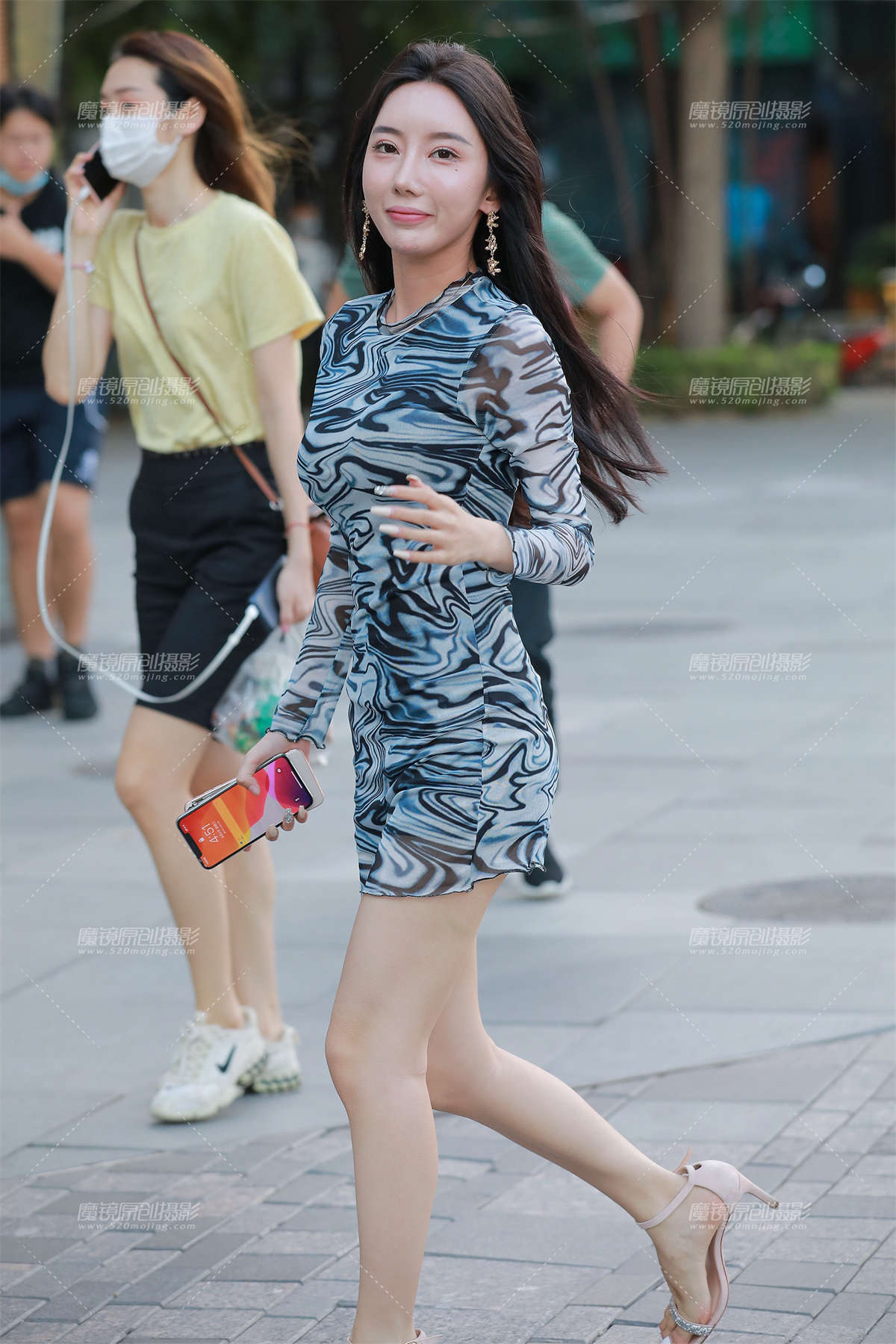 【玻璃街拍】性感包臀裙小姐姐-日更街拍