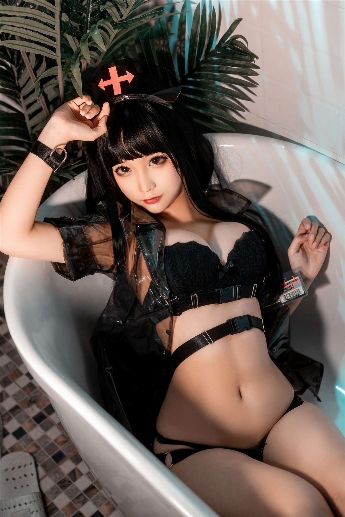 图片[2]-知名动漫博主-蠢沫沫 胶衣护士 黑-日更街拍