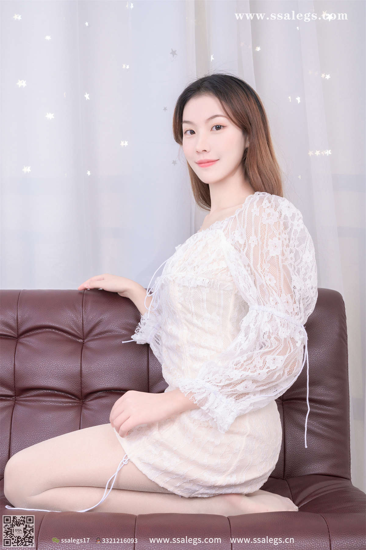 SSA丝社 No.402 素素阳光明媚的窗边亮闪闪开档肉丝(下)-日更街拍