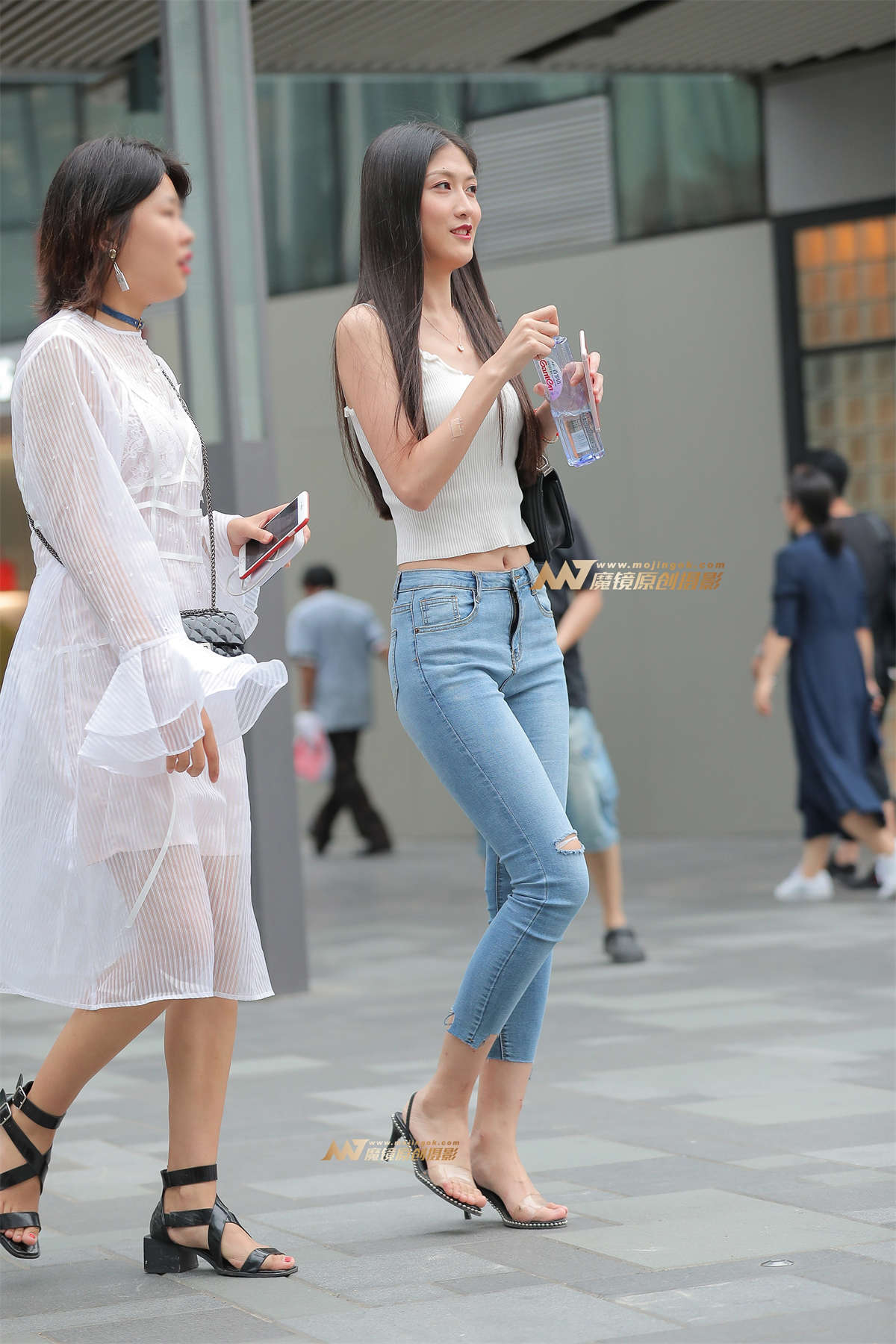 图片[2]-【街拍之魂赛帖】B88、阴霾的天气，火辣的牛仔-日更街拍