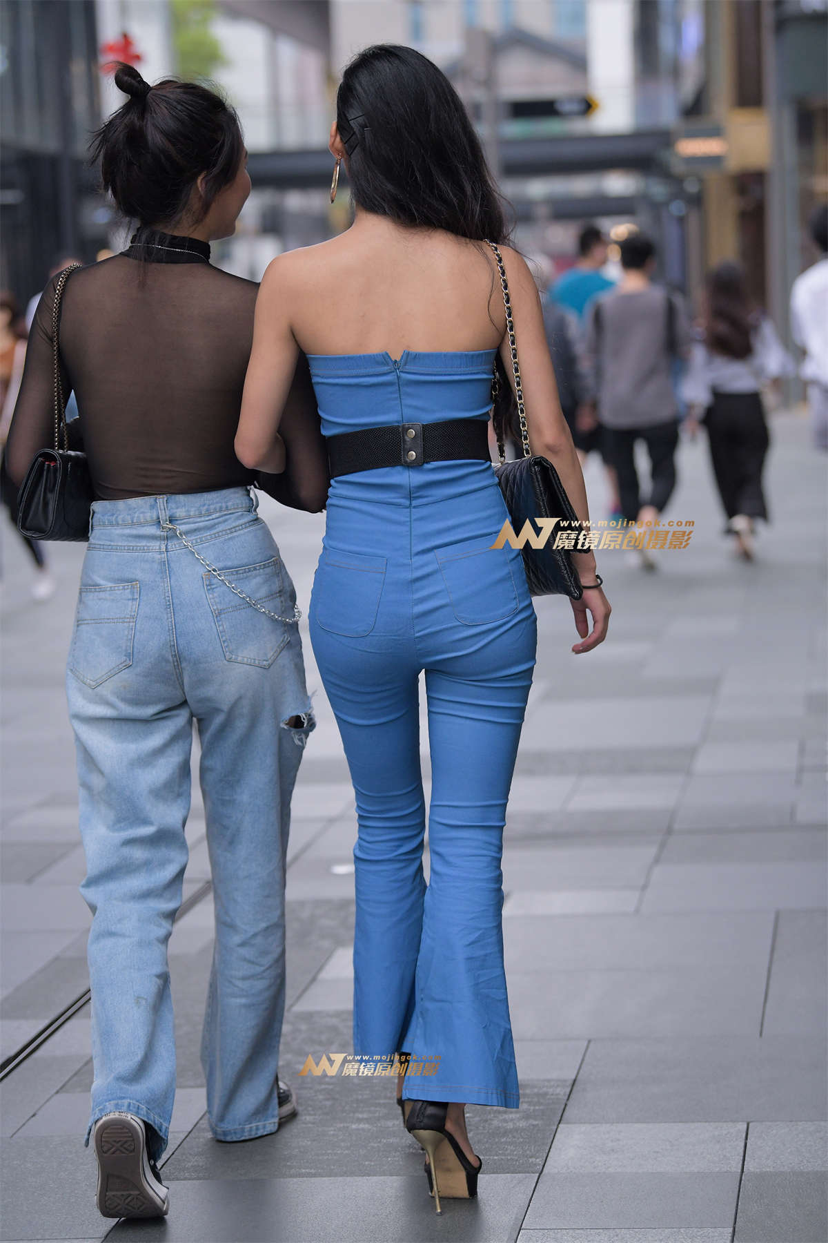 图片[2]-【街拍之魂赛帖】自带发电机的女人-日更街拍