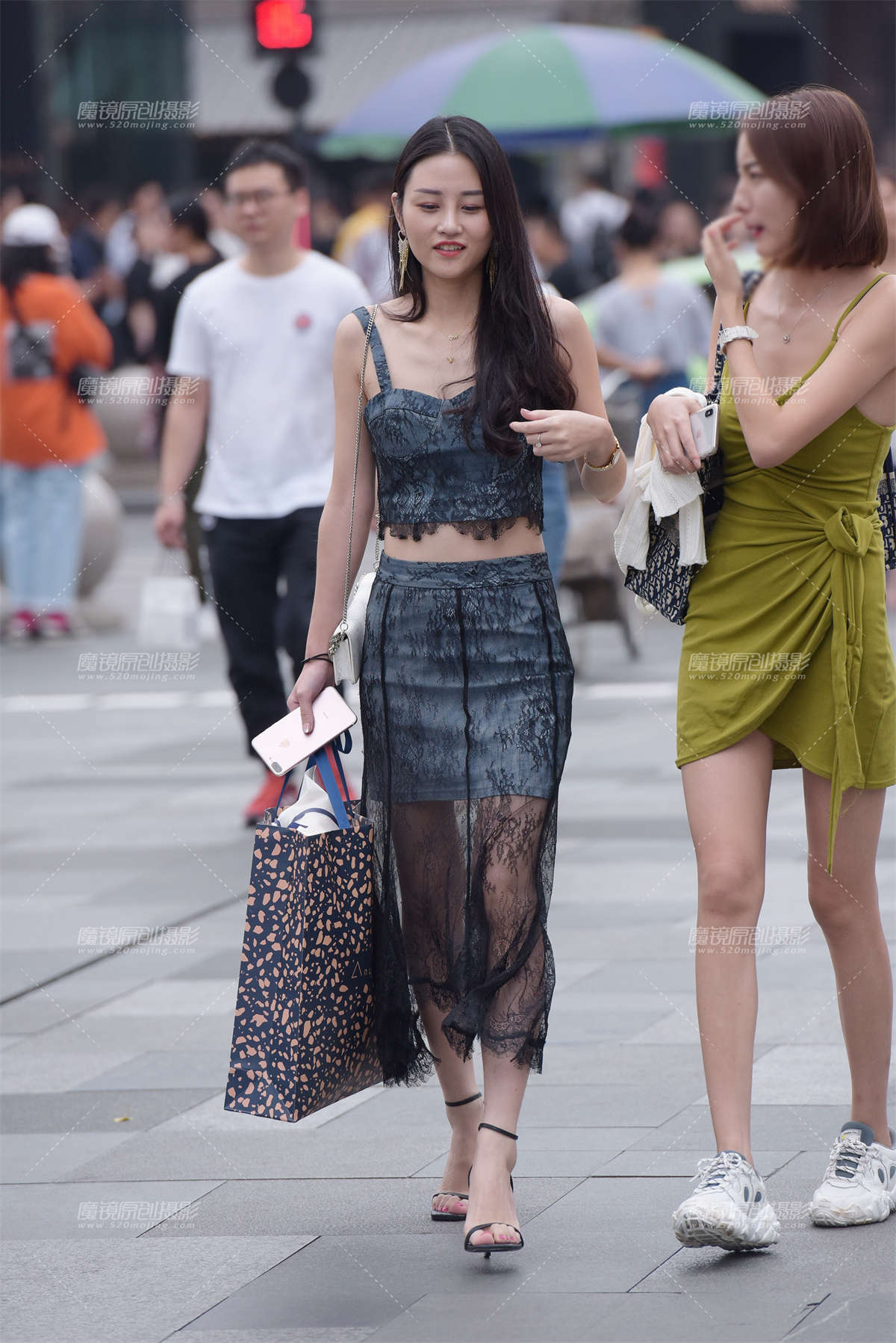 连体裙美女-日更街拍