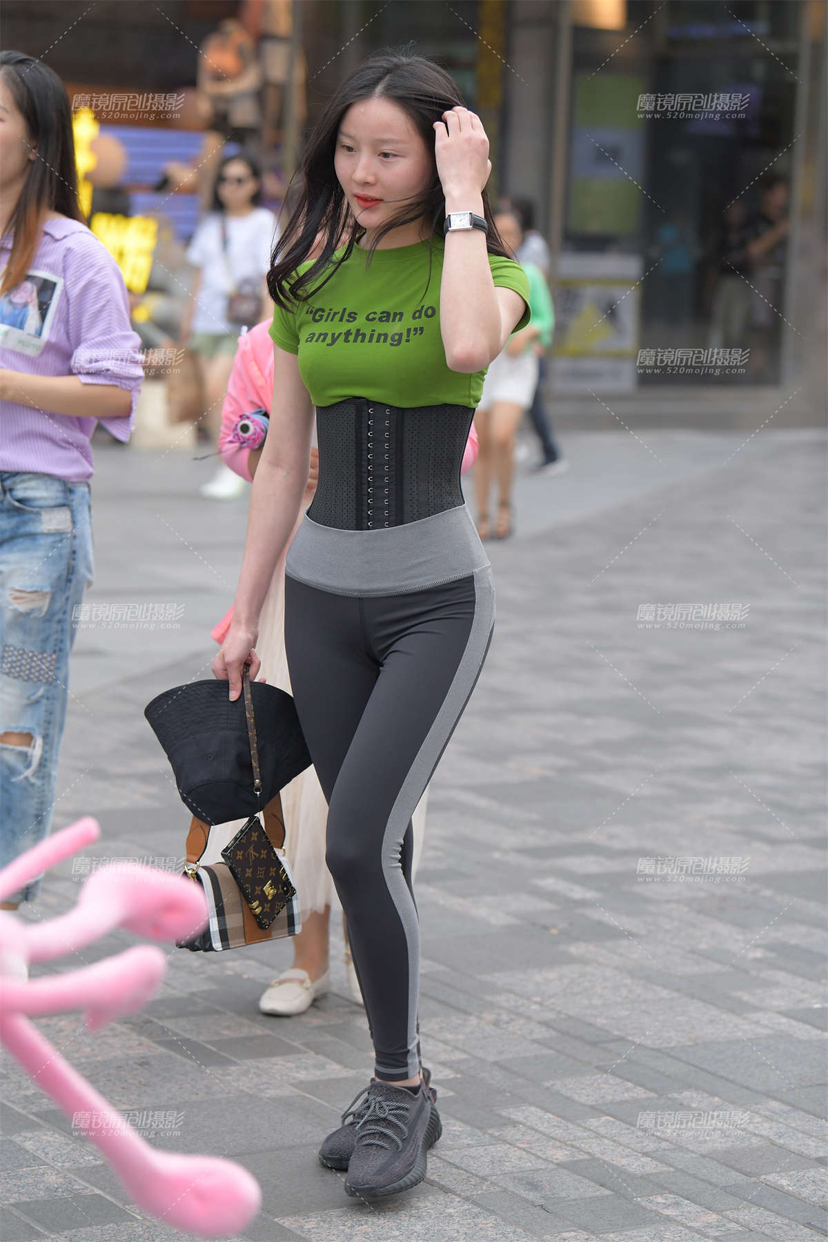 【红石赛帖】紧身裤美女-日更街拍