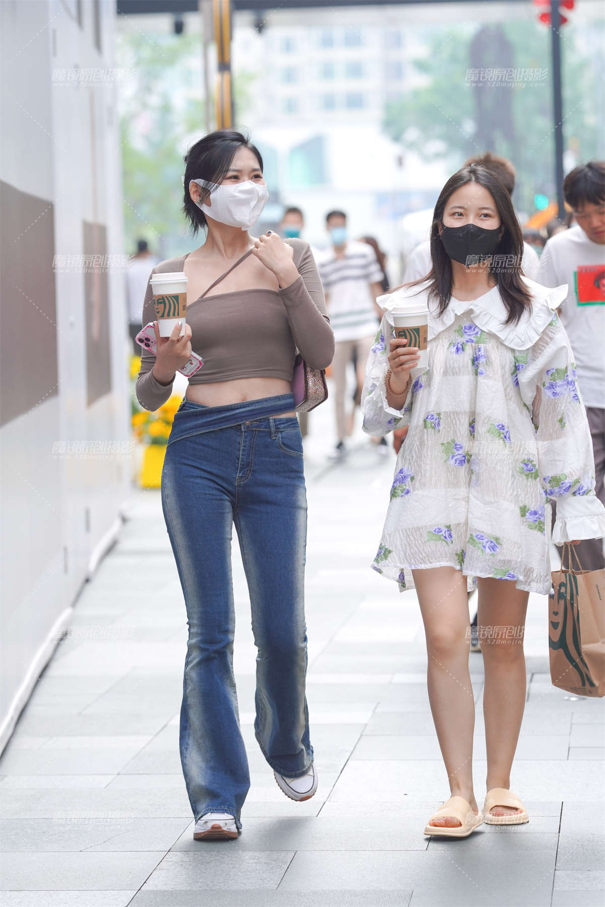 牛仔长腿美眉-日更街拍