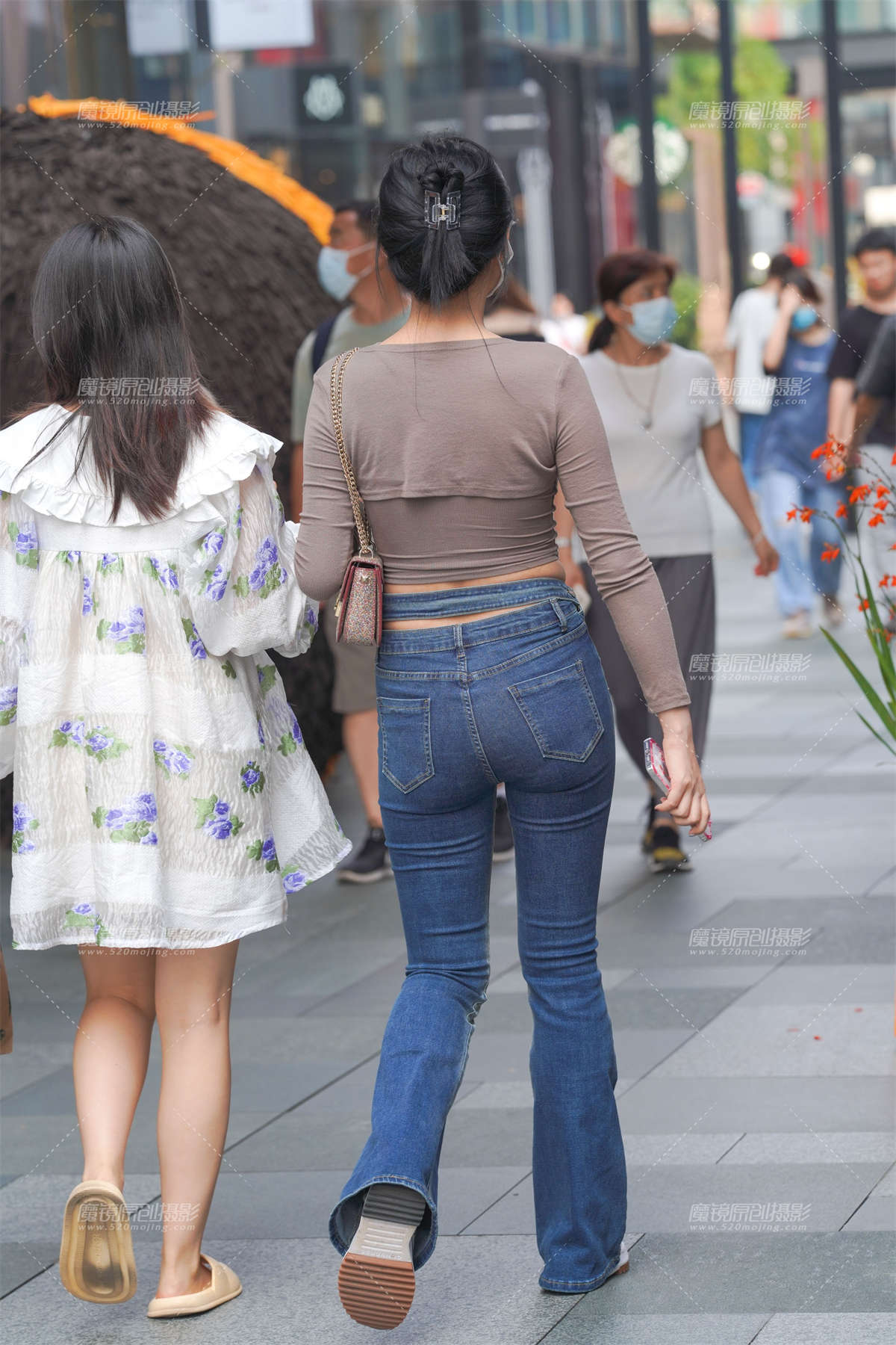 图片[2]-牛仔长腿美眉-日更街拍