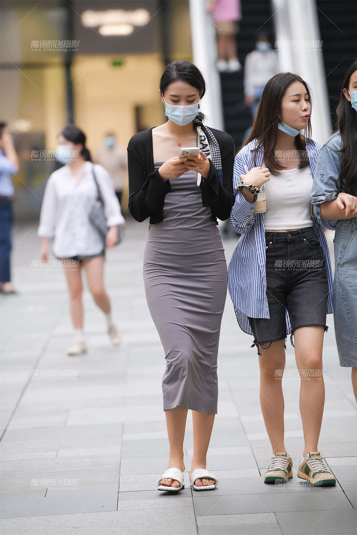 灰色包臀裙-日更街拍