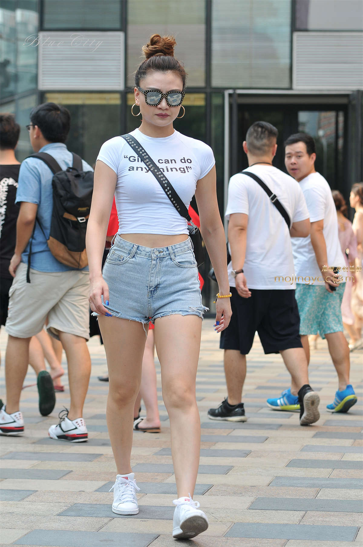 丰满热裤-日更街拍