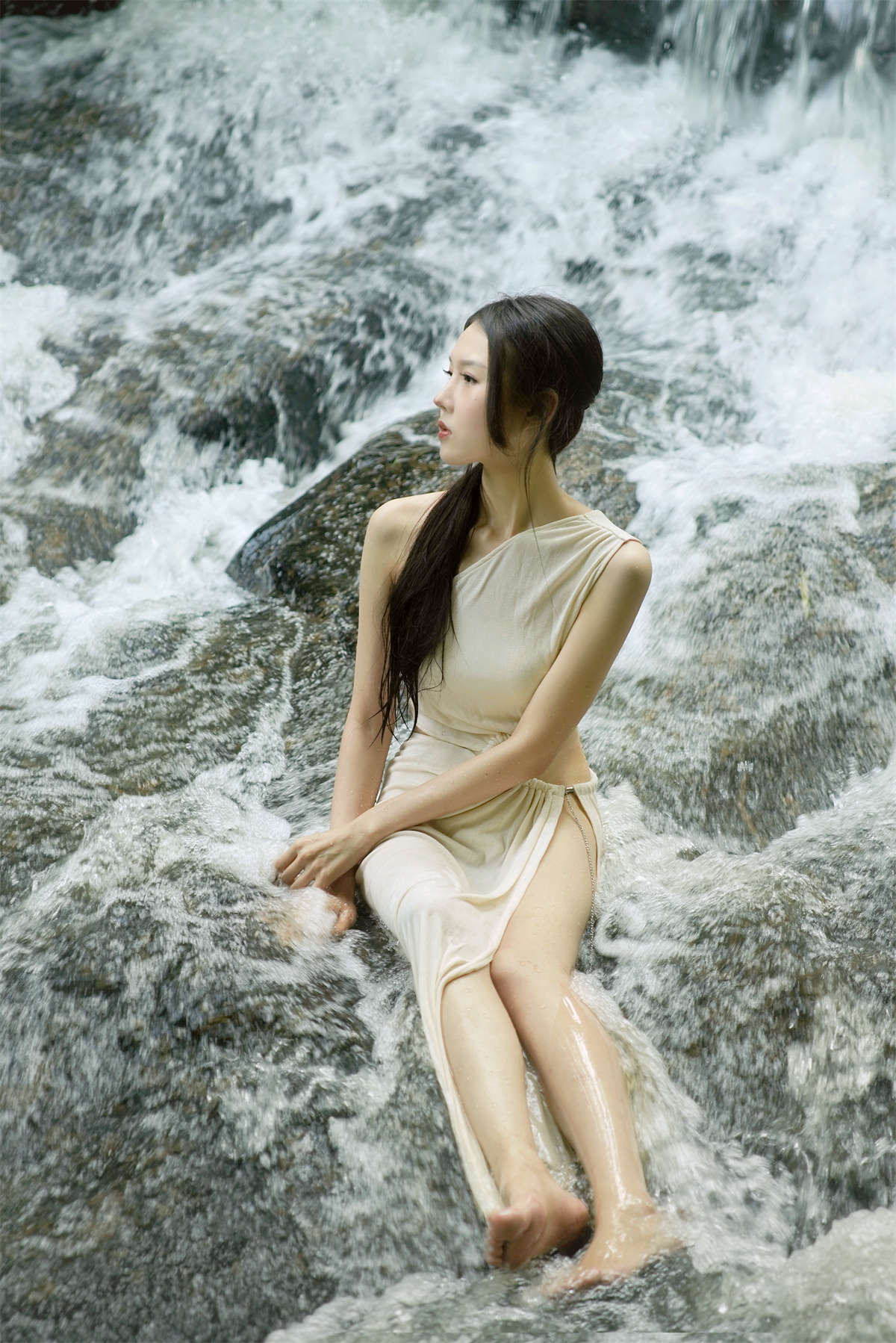 YITUYU艺图语 2022.10.22 丝绢般柔滑的伊人梦 钰纯Viva插图1