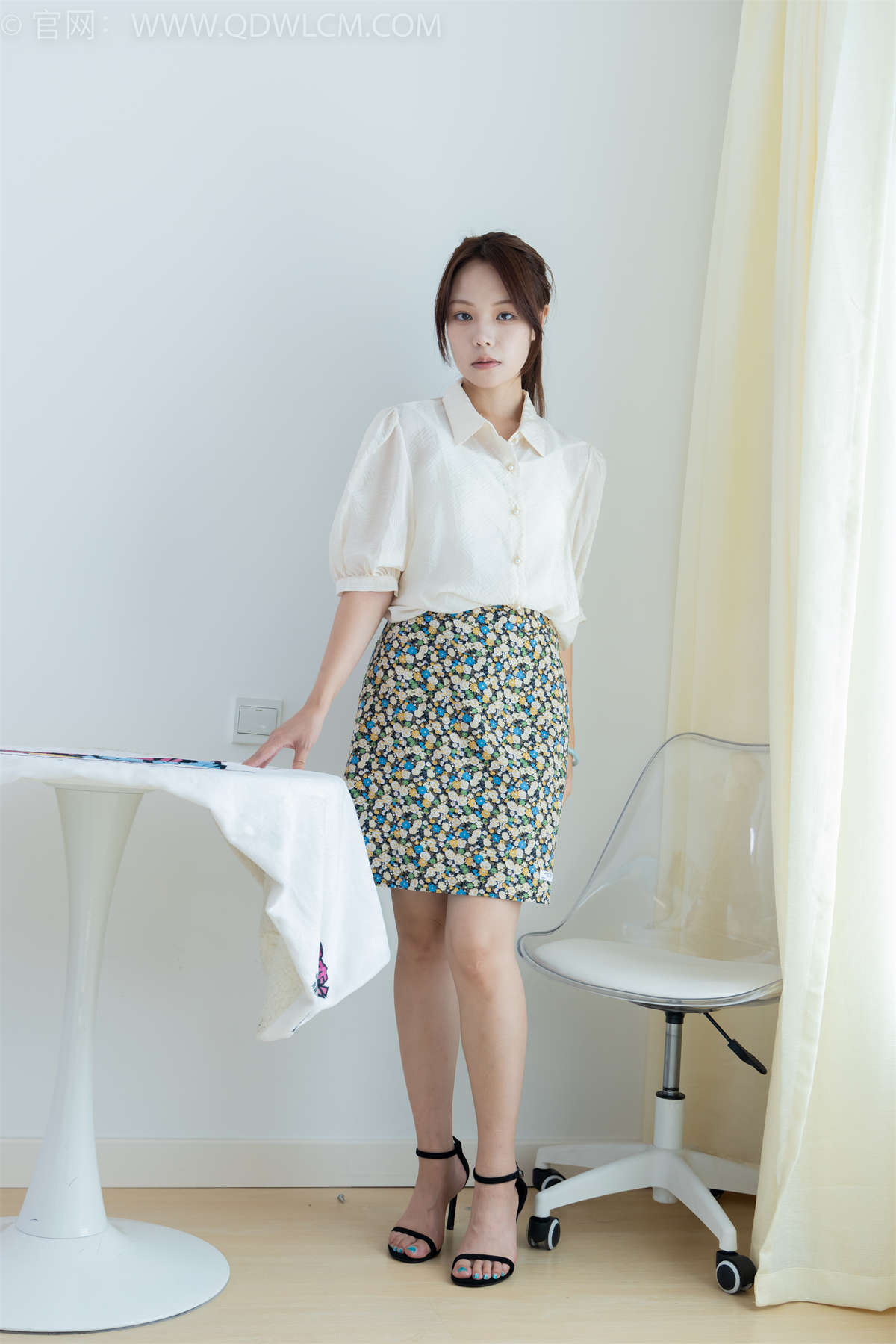 物恋传媒 NO.2127 舒舒-心底的眷恋-日更街拍