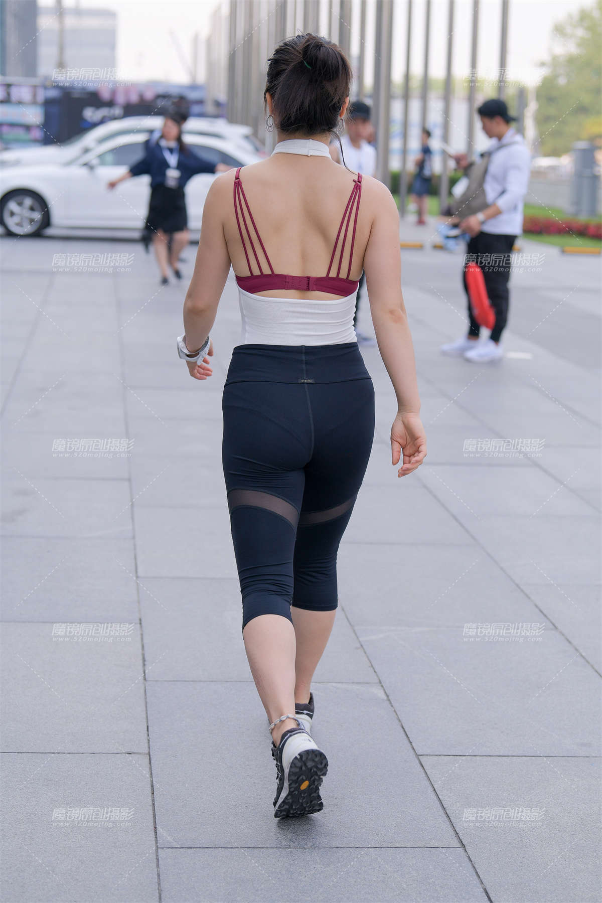 图片[2]-【红石赛帖】紧身美女__-日更街拍