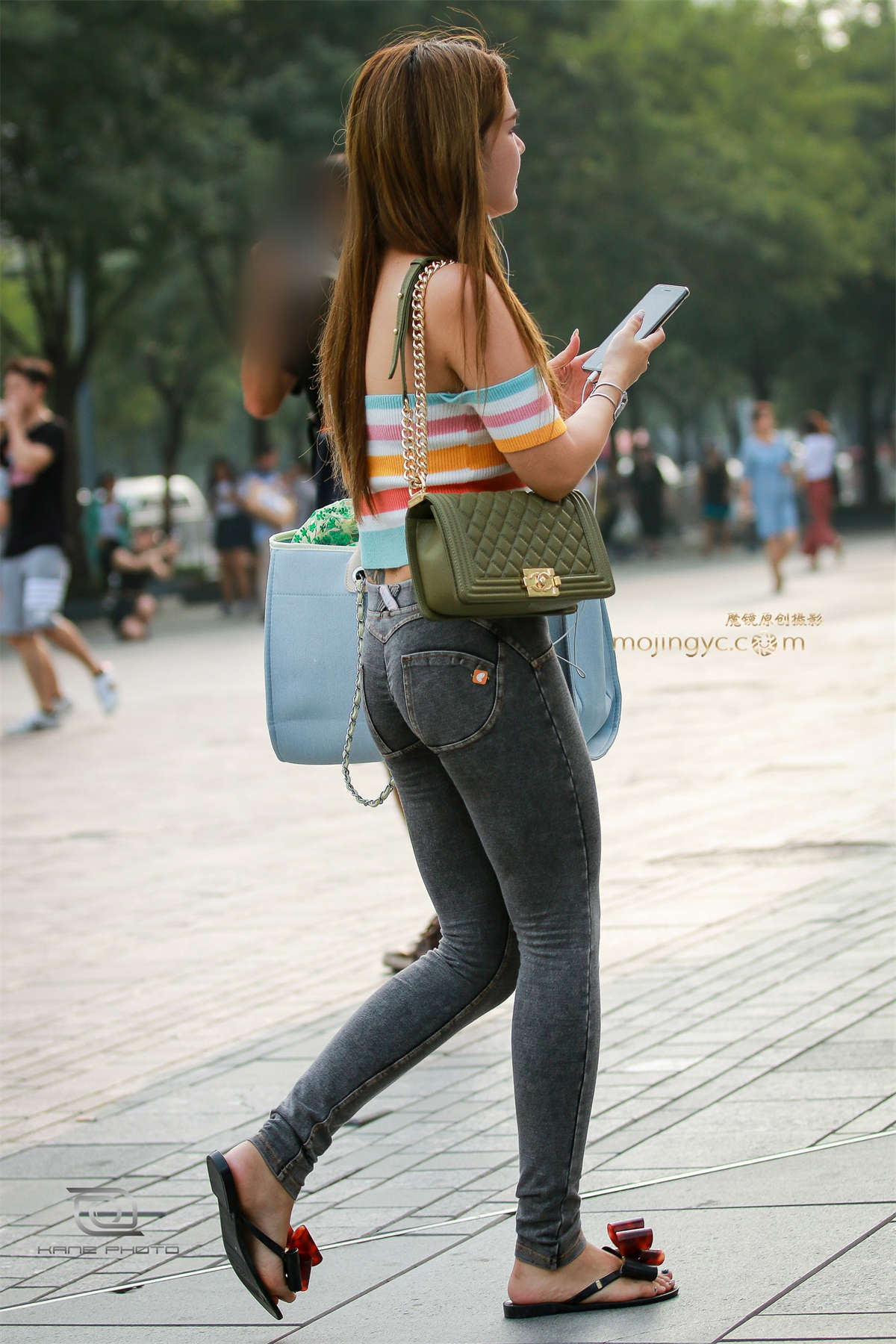 图片[2]-性感抹胸紧身-日更街拍