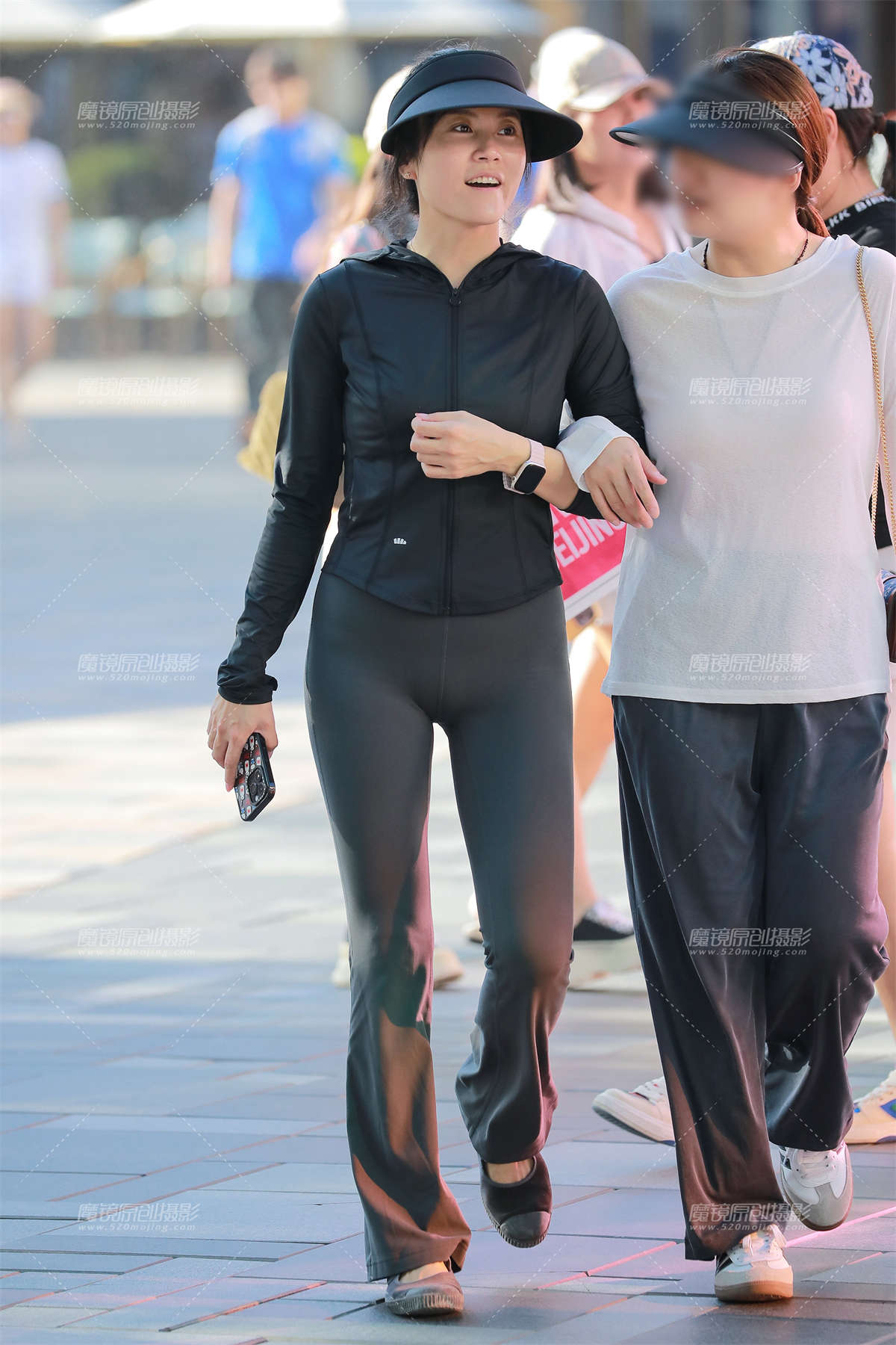 深灰色瑜伽裤-日更街拍