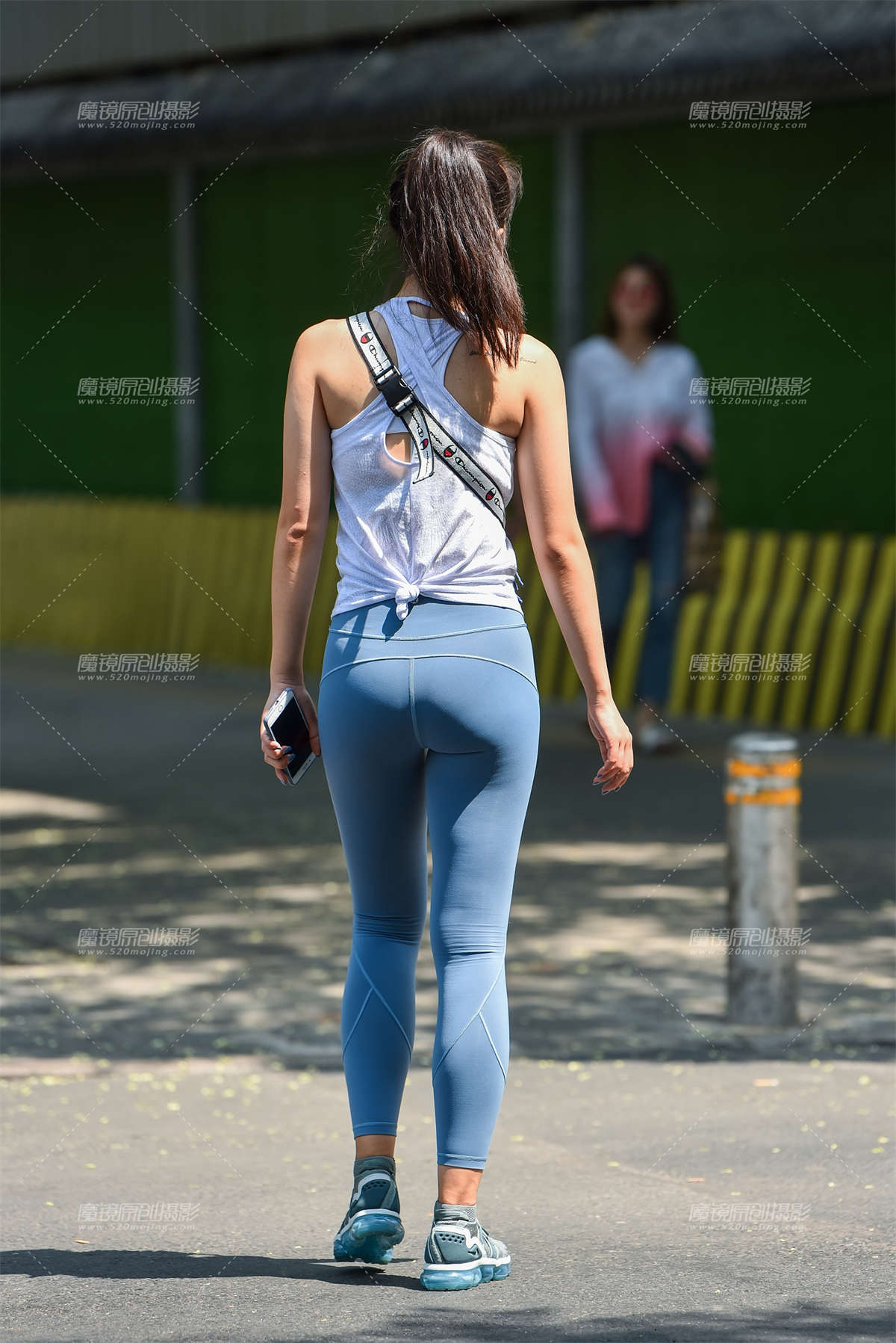 图片[2]-【赛德克赛帖】烈日下的高挑瑜珈美妇-日更街拍