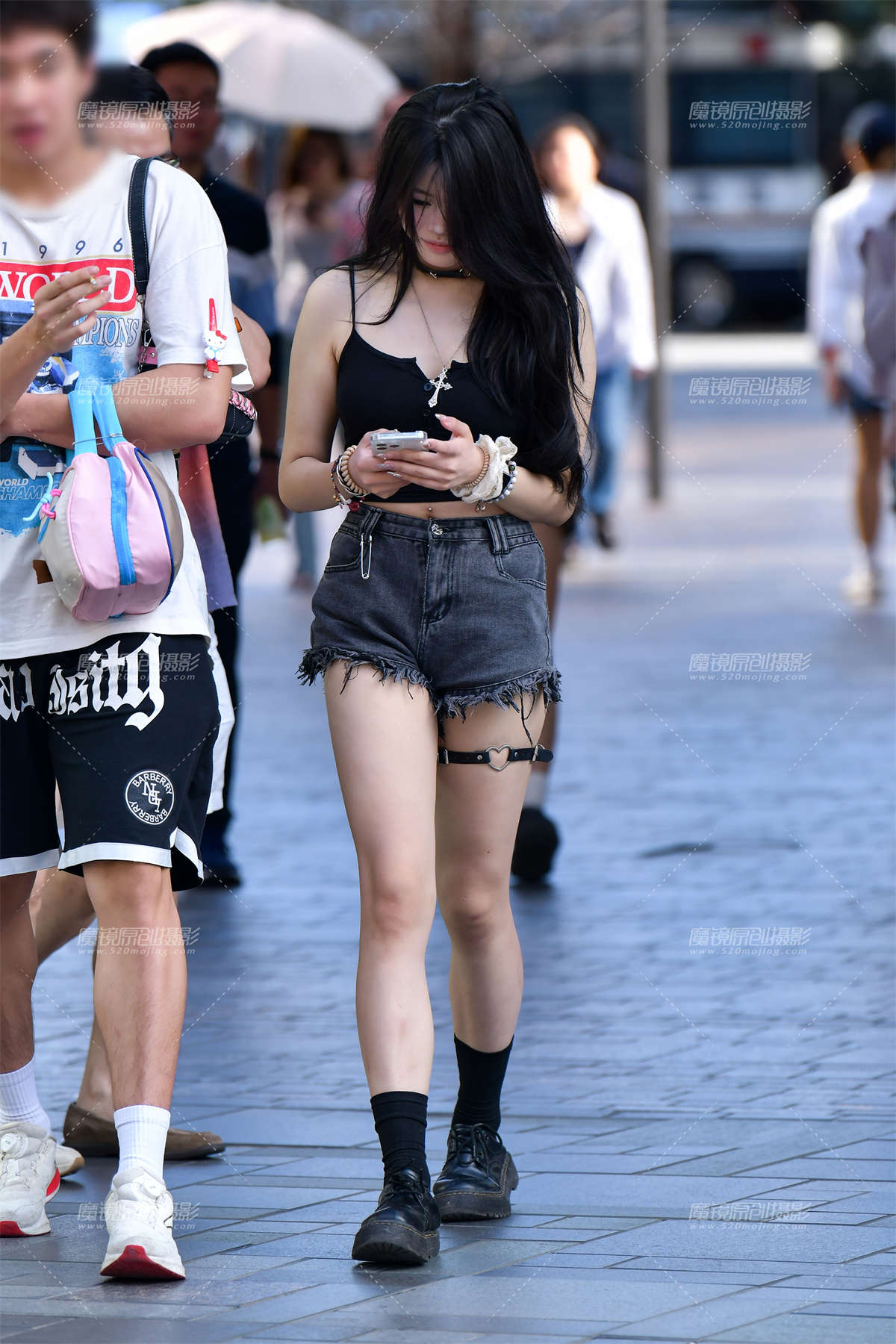 图片[2]-★爱心牛仔热裤美女-日更街拍