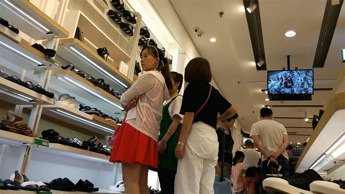 图片[2]-超多裸腿美腿美女试鞋-日更街拍