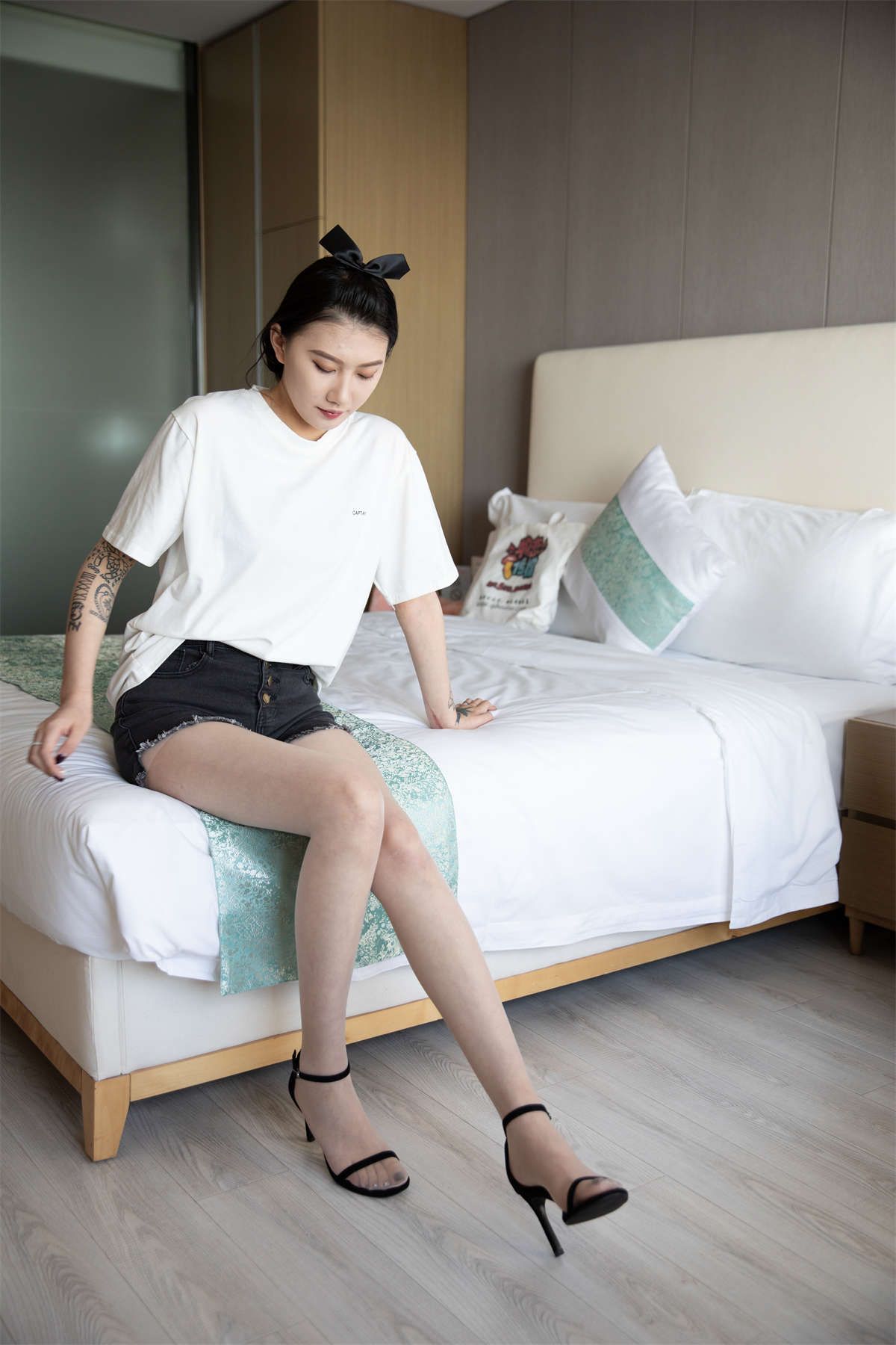 物恋传媒 NO.904 兔兔-与风浅唱-日更街拍