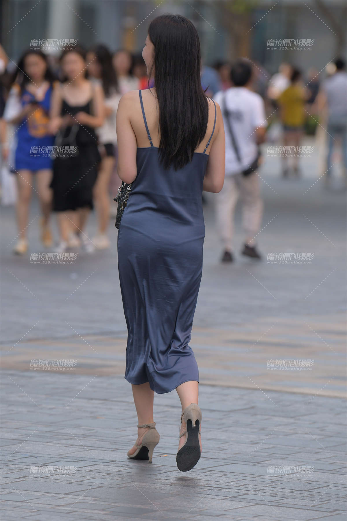 图片[2]-【红石赛帖】蓝色长裙气质美女-日更街拍