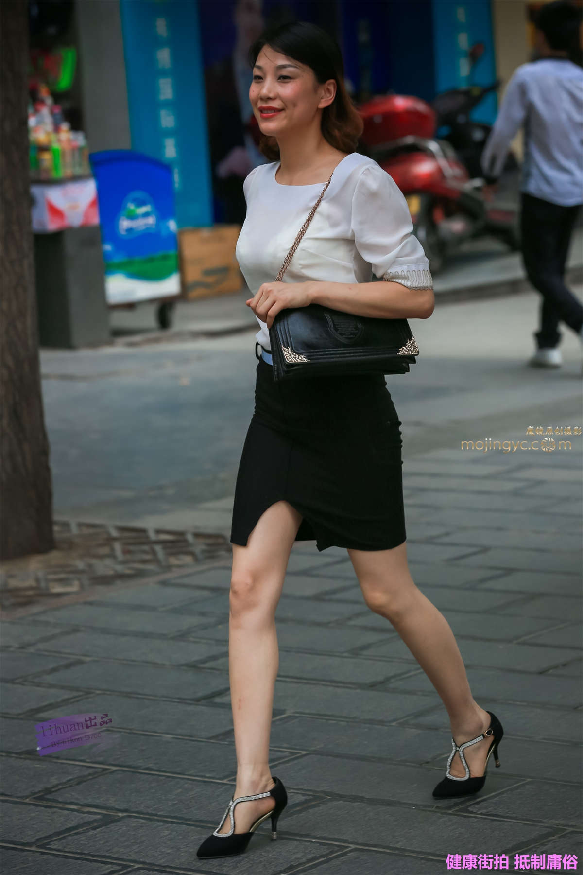 李欢原创-熟妇，短裙（16P）-日更街拍