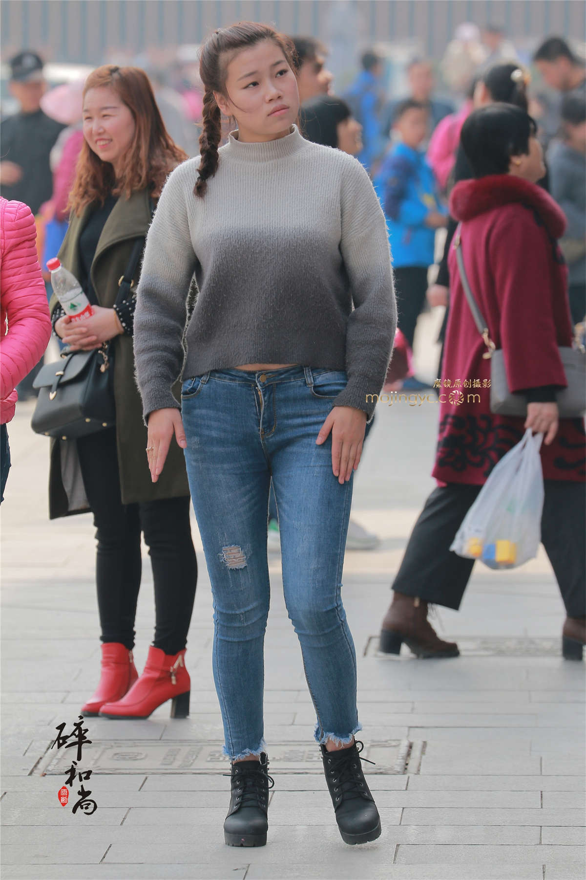 蓝牛妹子转身的瞬间（25P）-日更街拍