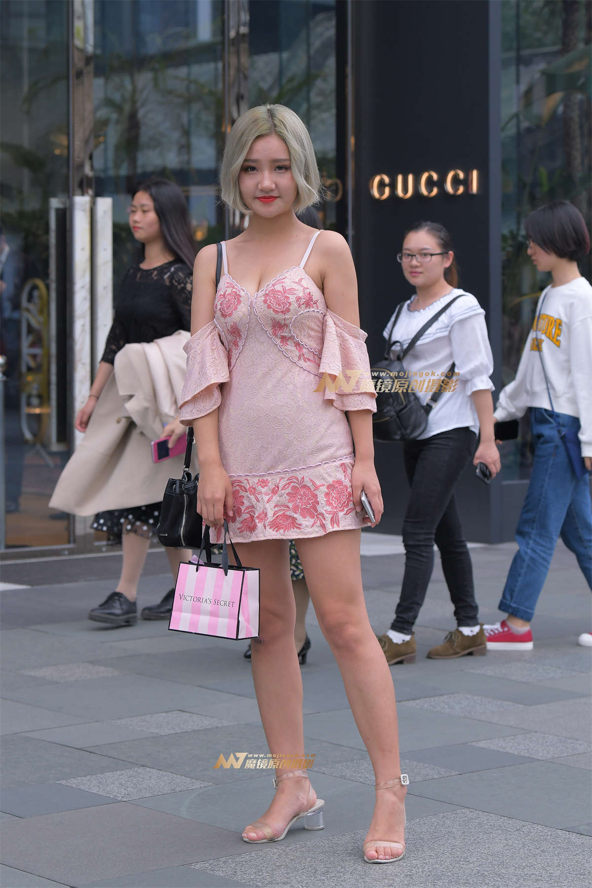 【街拍之魂赛帖】粉裙可爱MM-日更街拍