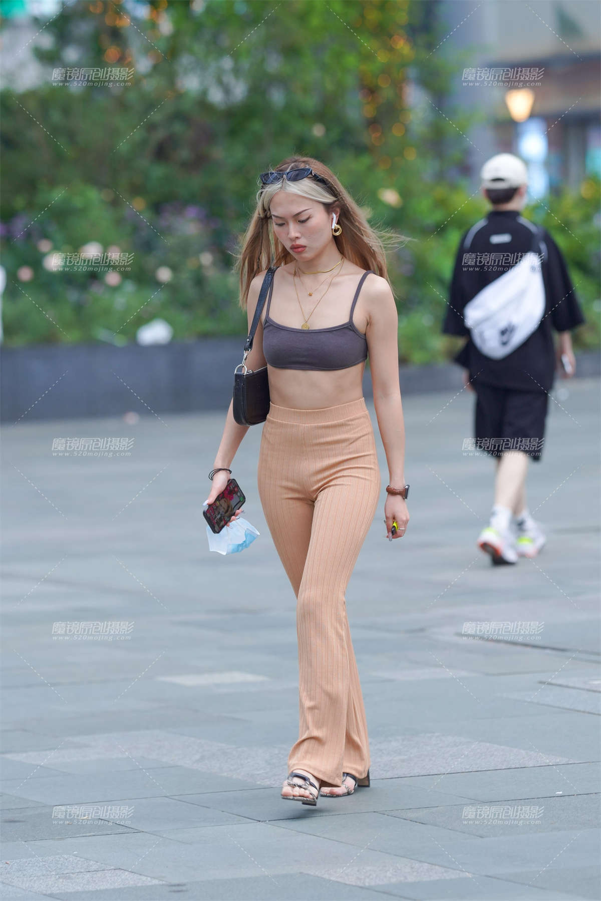 清凉吊带-日更街拍