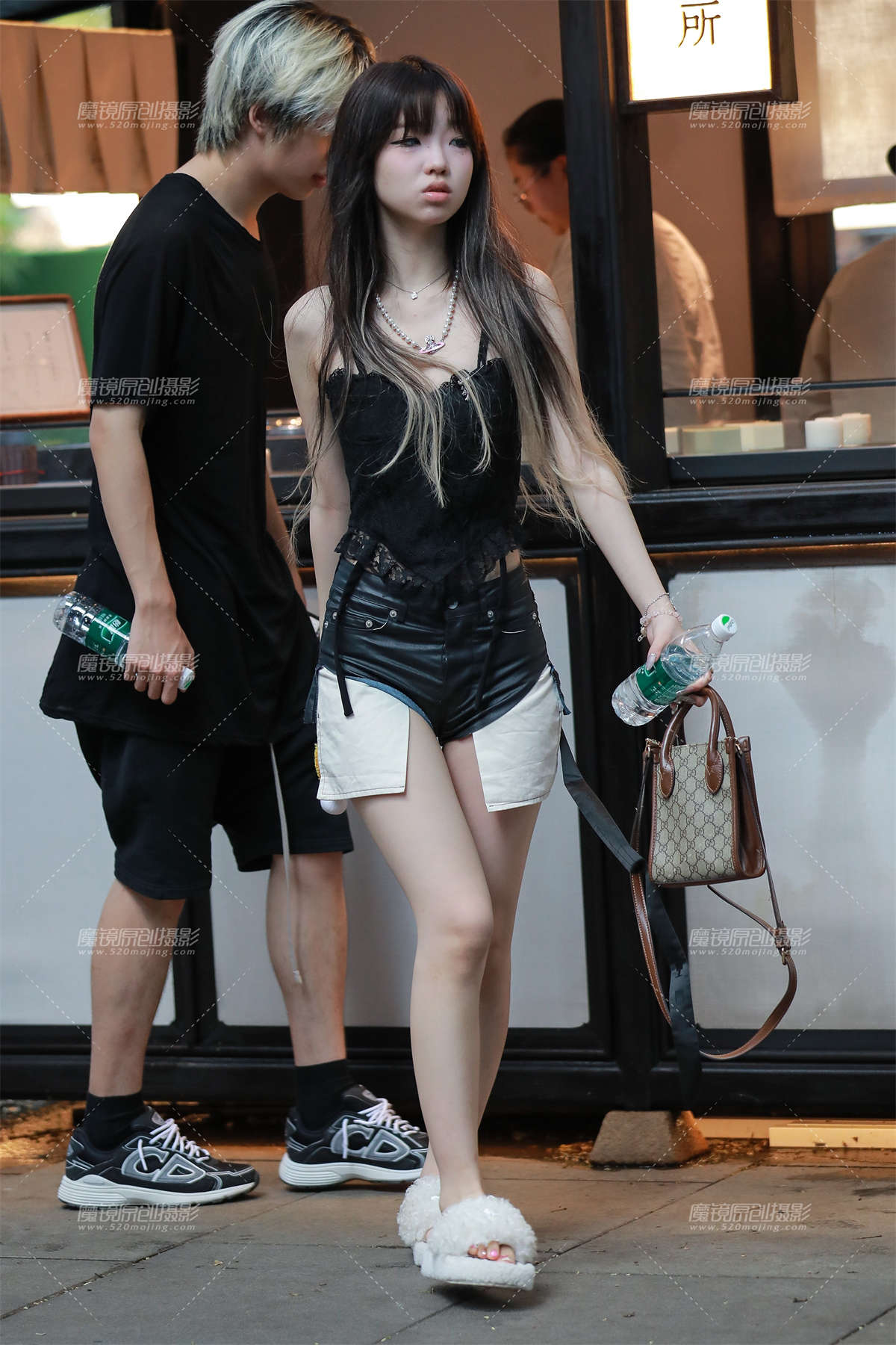 性感黑皮热裤-日更街拍