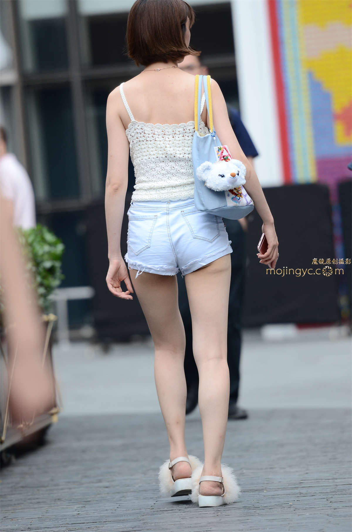 图片[2]-【验证街拍大赛NO.4】神摄手赛03 白色吊带，热裤-日更街拍