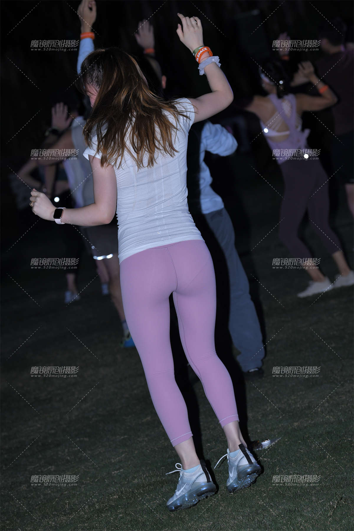 图片[2]-【咔喳赛帖】夜色-日更街拍