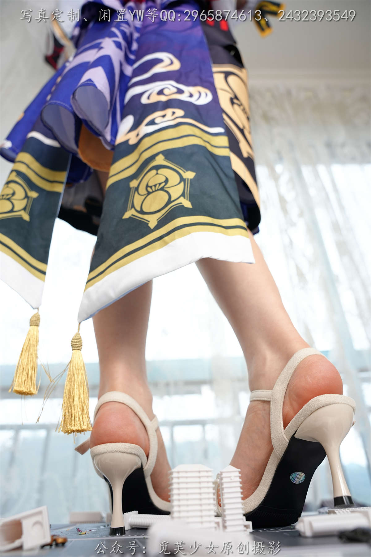 觅芙少女 NO.108 花花 梦境误入小人国，化身巨人少女-日更街拍