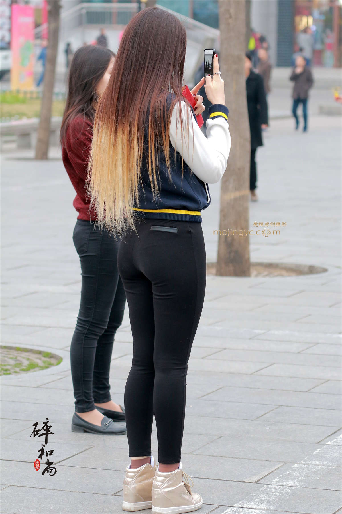 图片[2]-长腿紧身裤美女-日更街拍