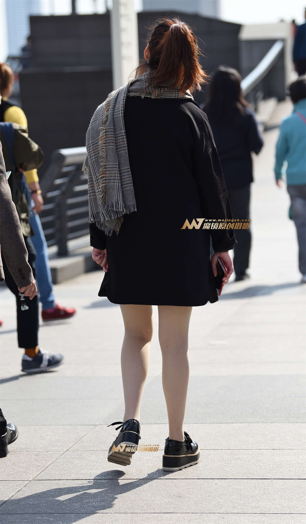 图片[2]-冬天的妹子，穿的不少（11P）-日更街拍