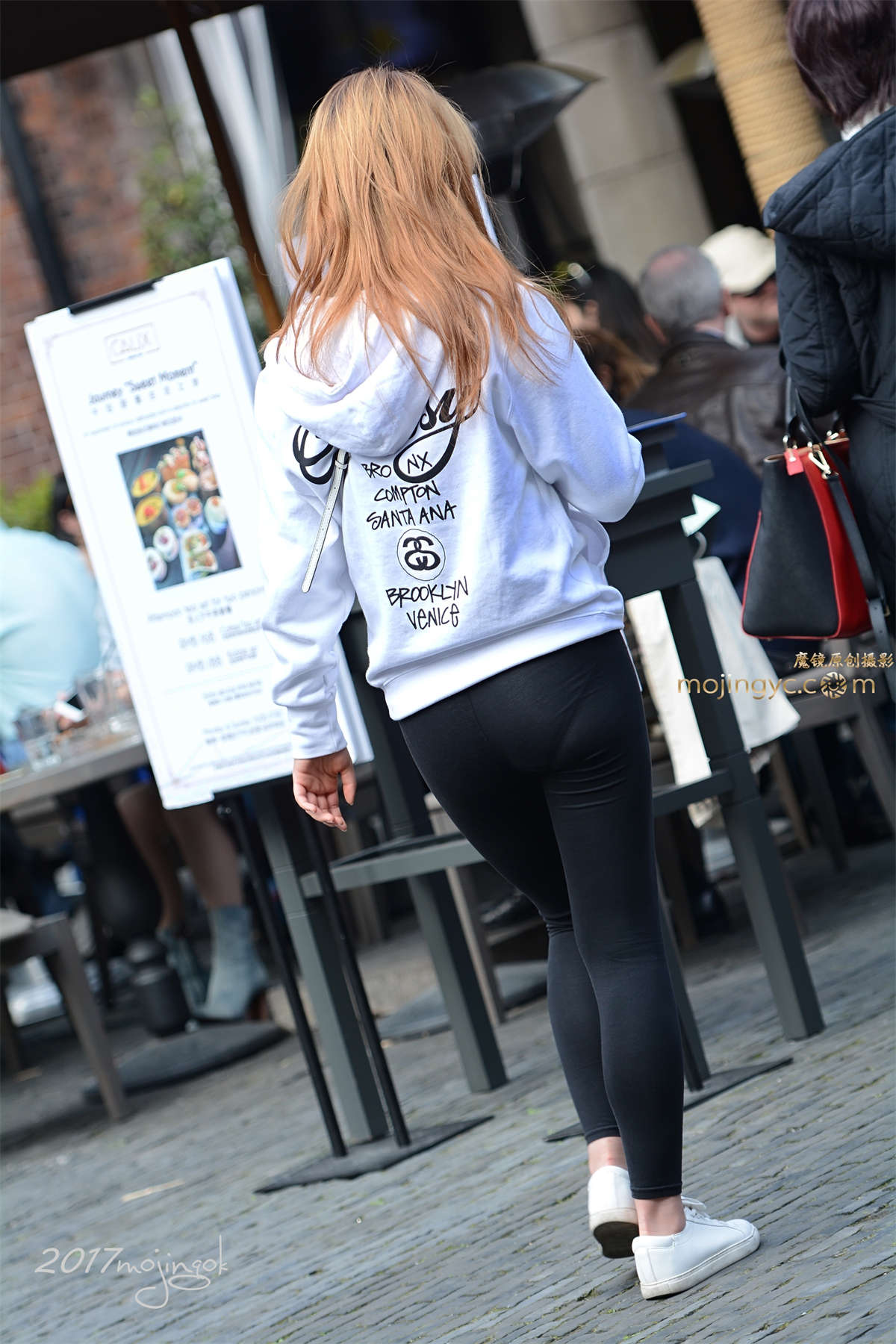 图片[2]-咔喳赛4 太暗了，试下机内闪光，有疗效-日更街拍