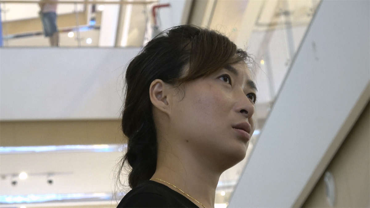 游乐场美足丝袜脚-日更街拍