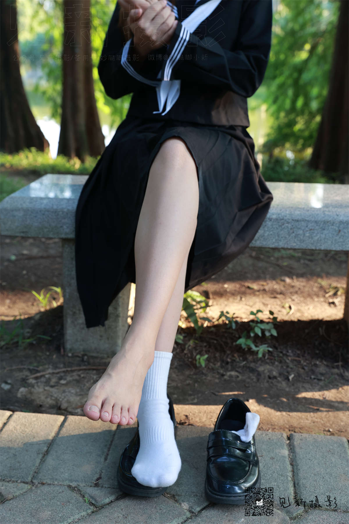 图片[2]-见新摄影 NO.002 一厘甜酒 公园JK制服棉袜-日更街拍