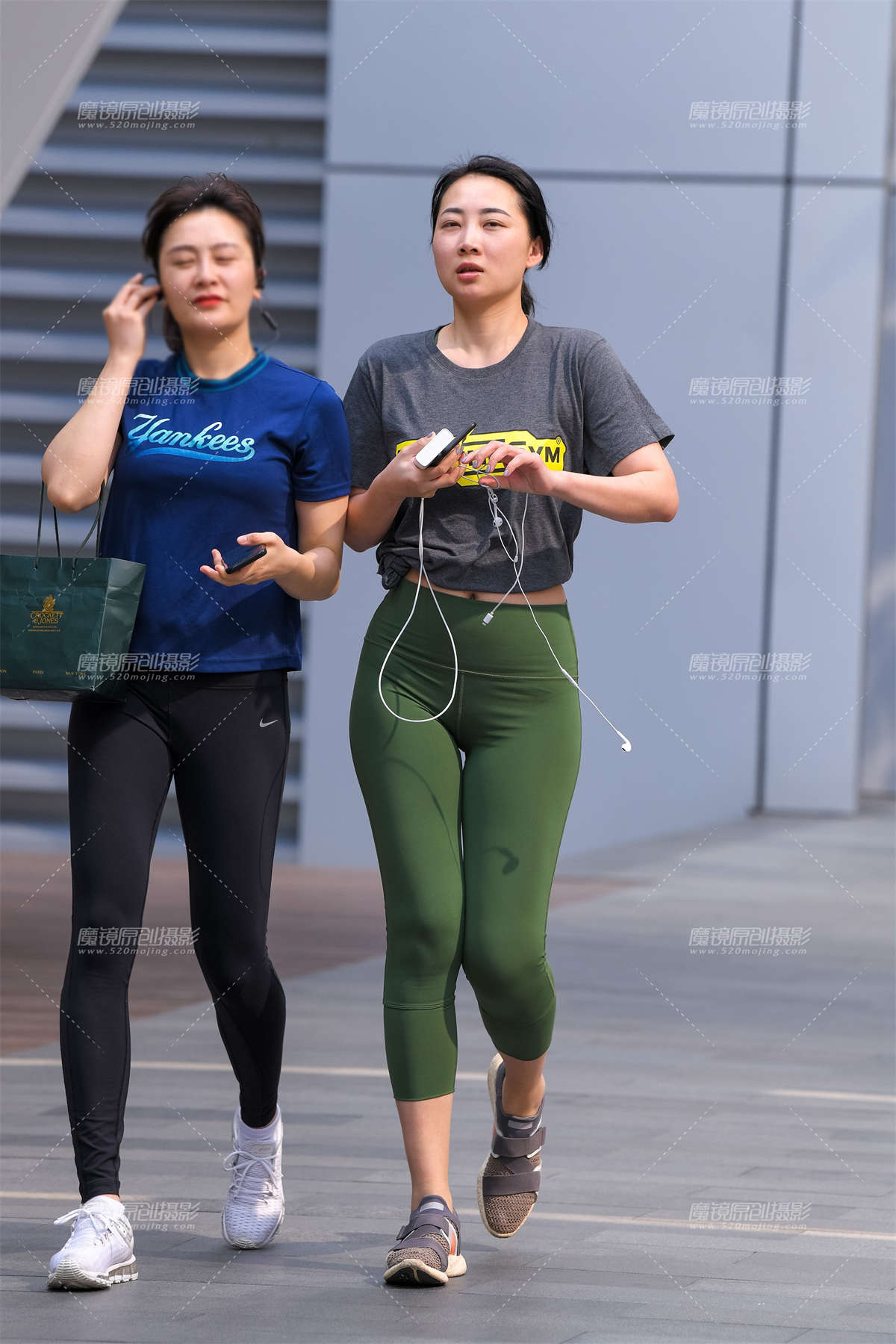 【久久赛帖】绿色瑜伽裤美臀-日更街拍