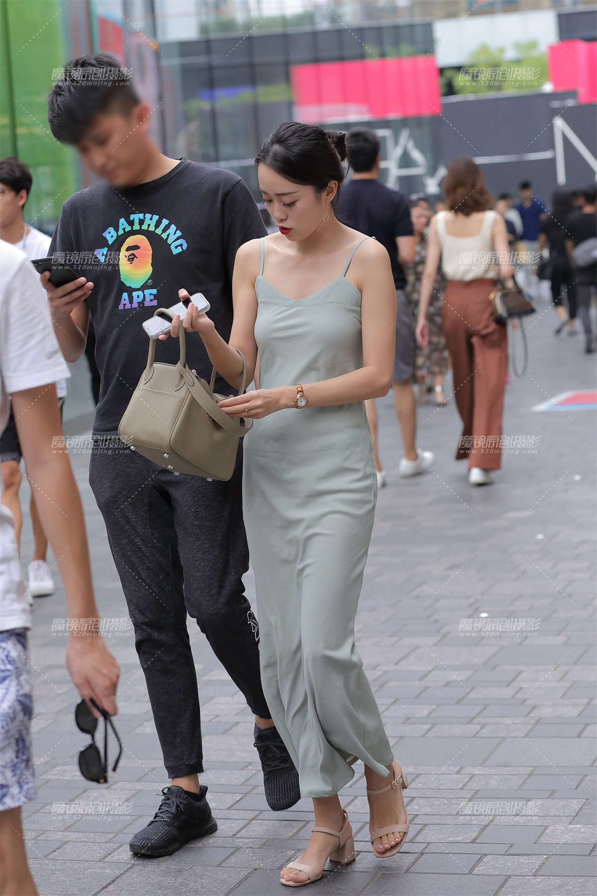 优雅的吊带美__-日更街拍