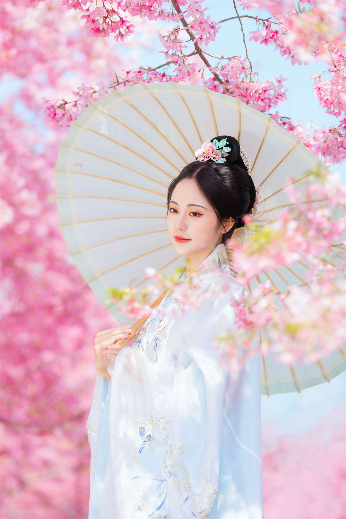 YITUYU艺图语 2023.05.18 春樱 是雨诗呀-日更街拍